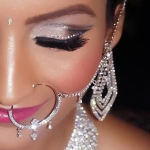 Meet your Posher, Shailee